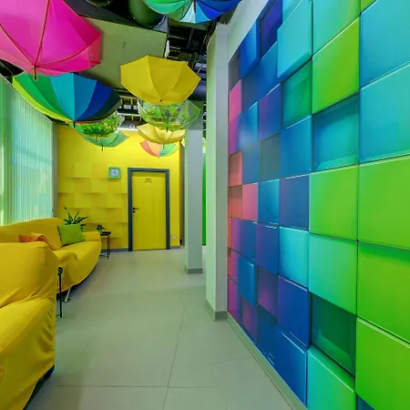 Cube Capsule Hostel *