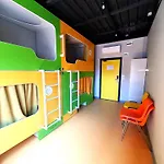 Cube Capsule Sofya