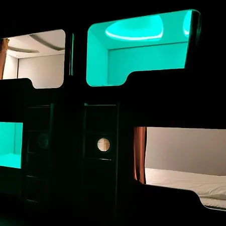 Cube Capsule Sofya