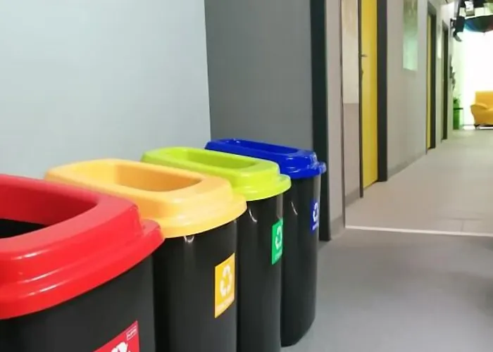 Cube Capsule Hostel *