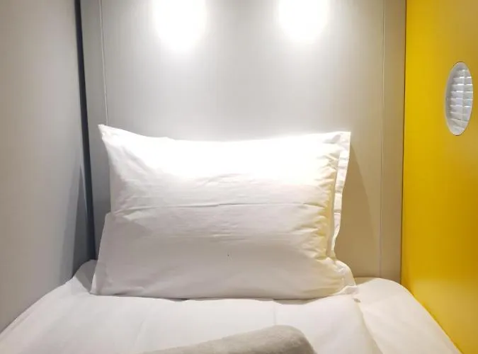 Cube Capsule Hostel *